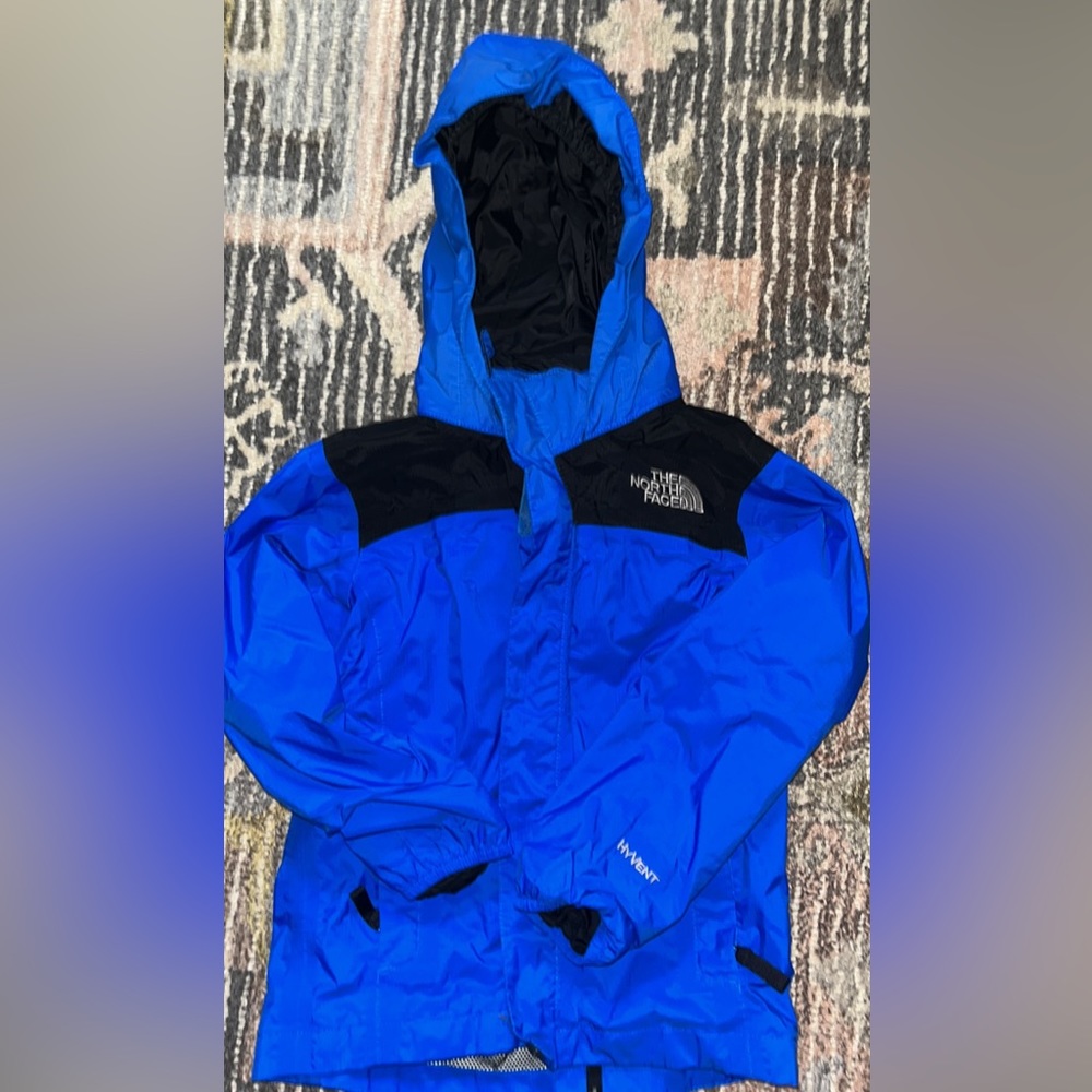 Boys Northface size xs rain jacket